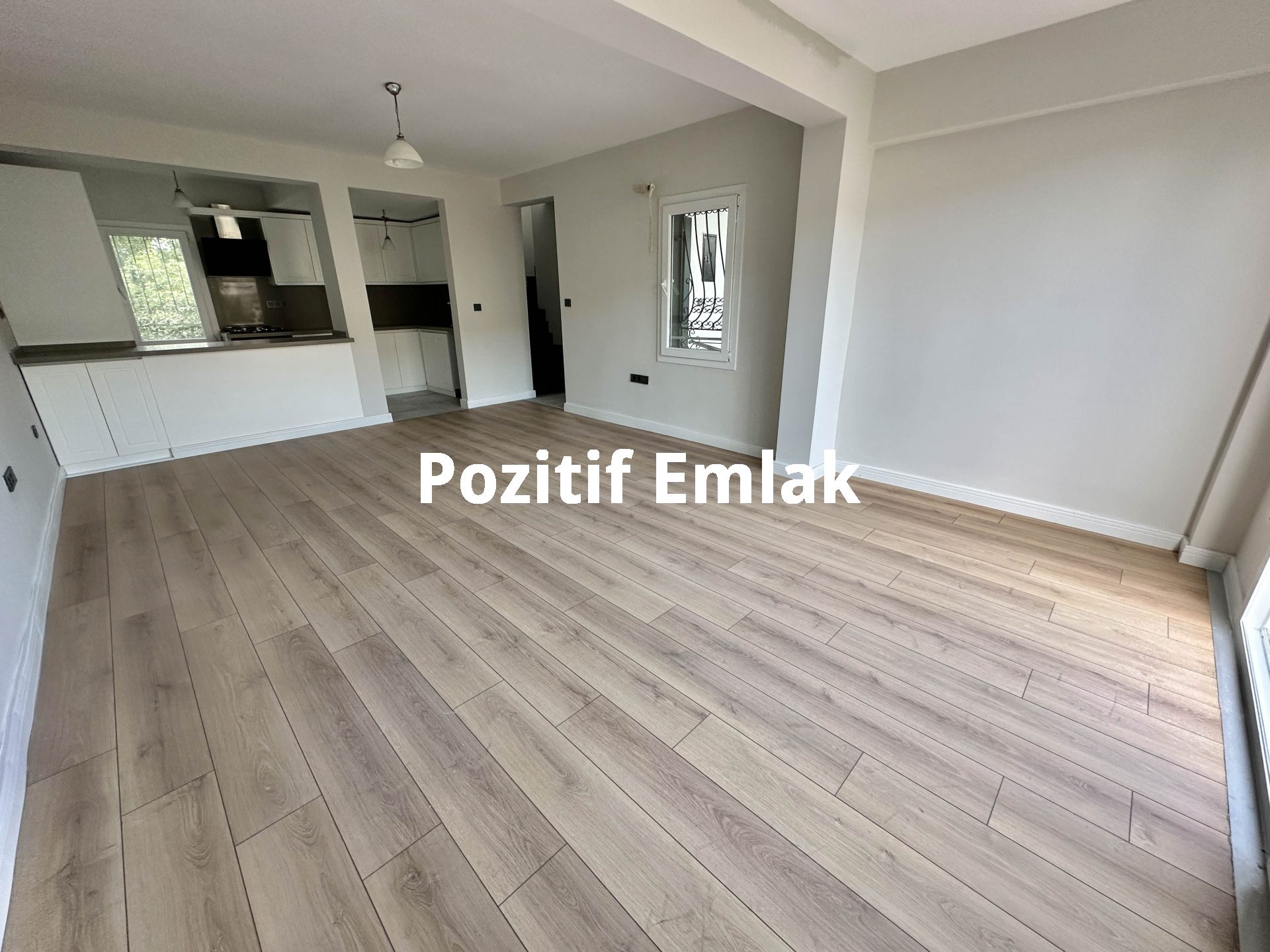 Bodrum Akyarlar'da Nezih Site İçinde Geniş Bahçeli Villa