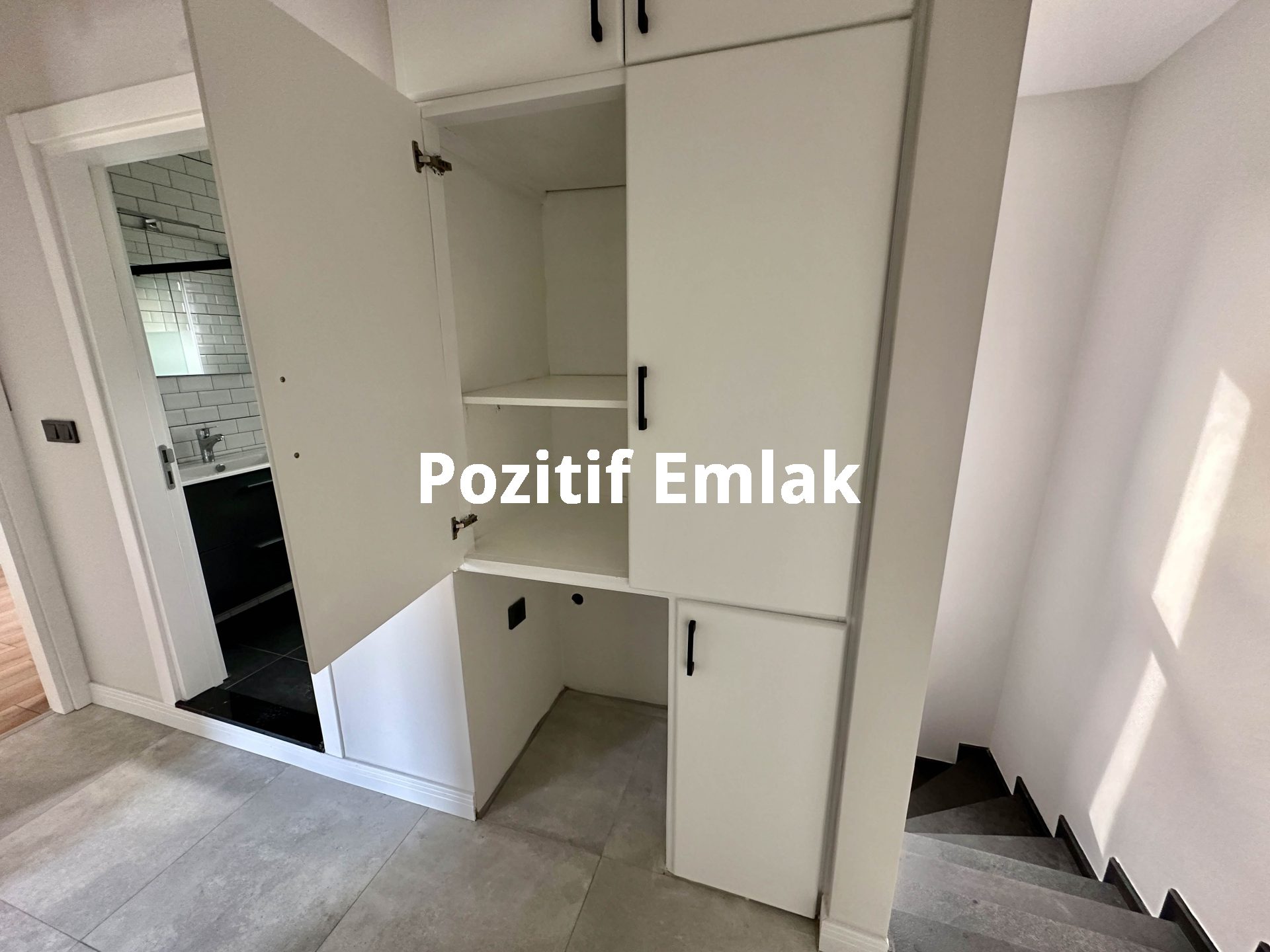 Bodrum Akyarlar'da Nezih Site İçinde Geniş Bahçeli Villa