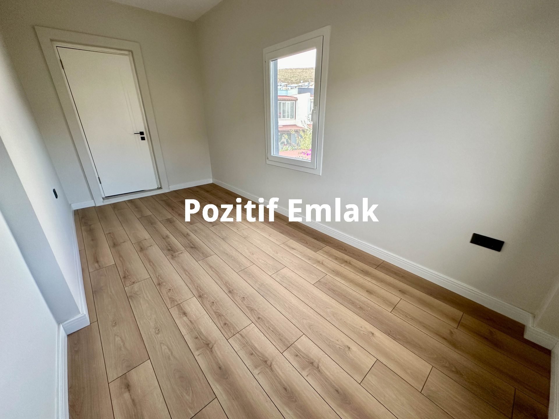 Bodrum Akyarlar'da Nezih Site İçinde Geniş Bahçeli Villa