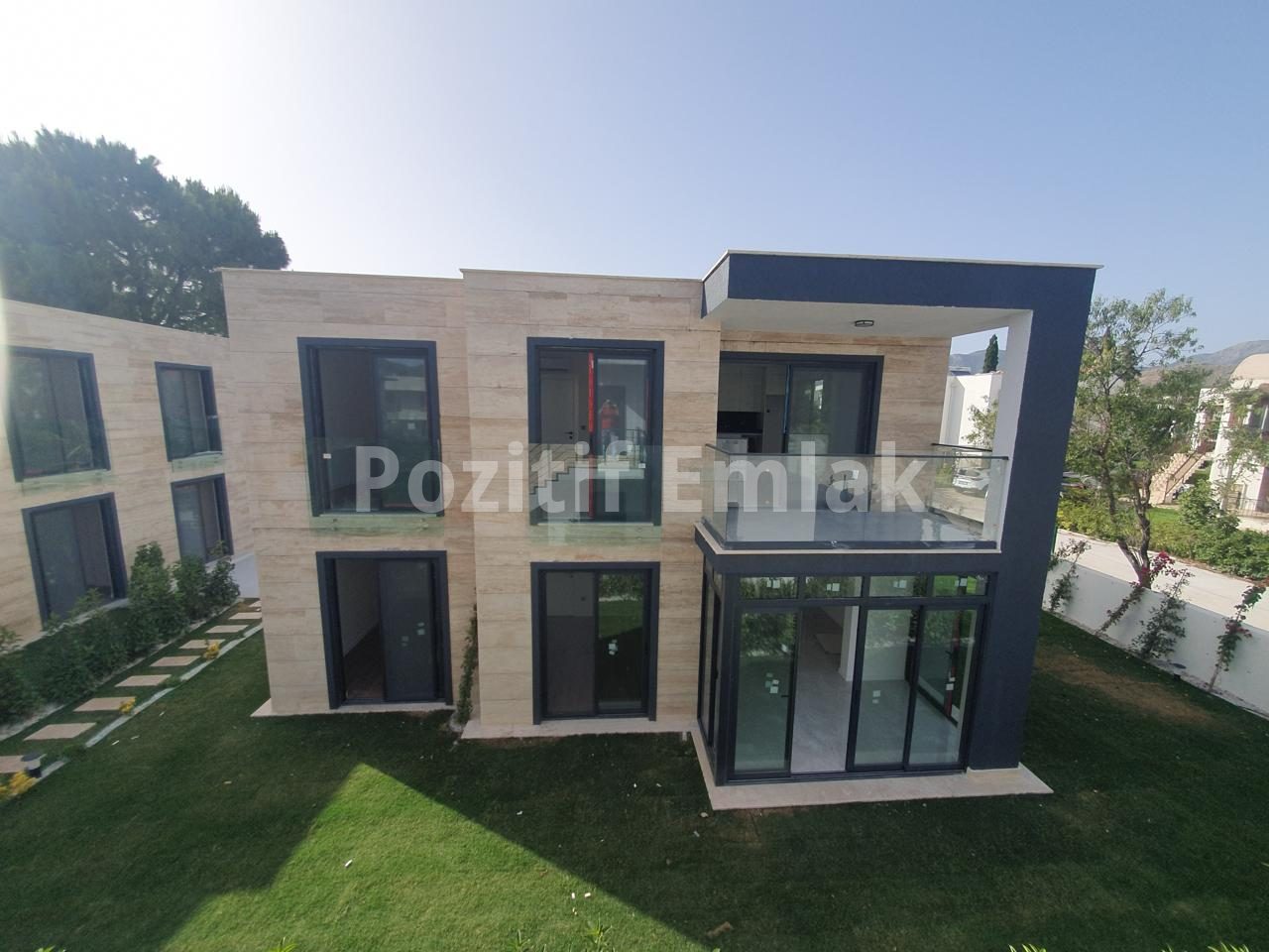 Bodrum Yahşi'de Denize Çok Yakın Havuzlu Sıfır Lüks Daireler