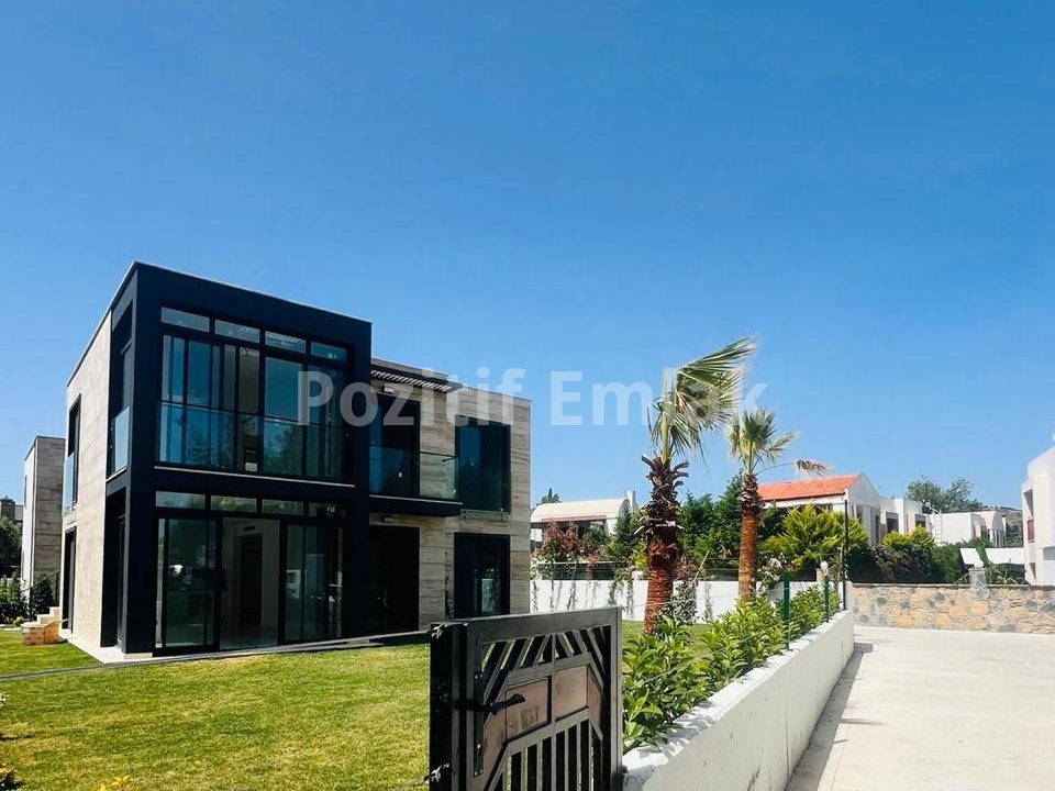 Bodrum Yahşi'de Denize Çok Yakın Havuzlu Sıfır Lüks Daireler