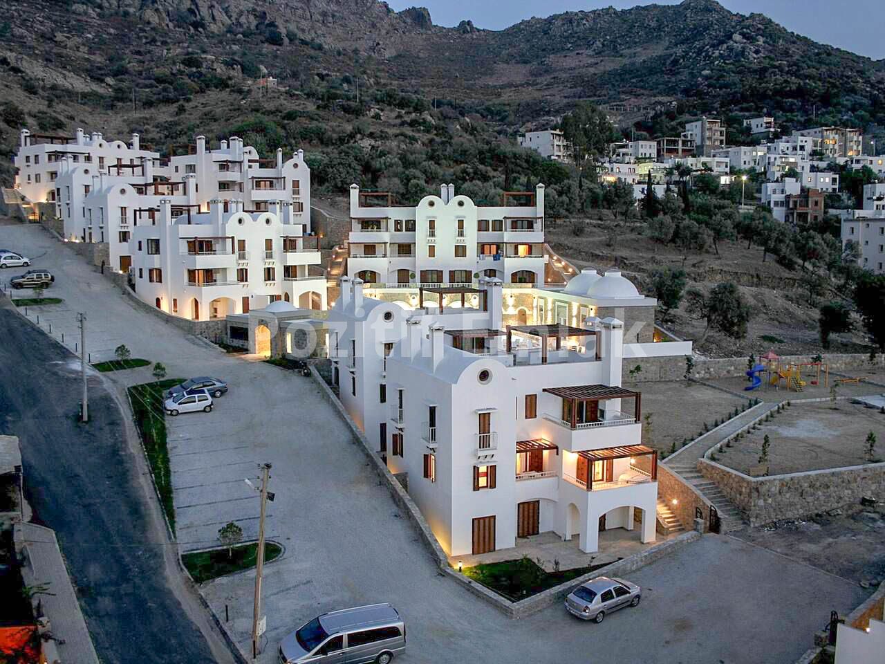 Turgutreis'te Deniz Manzaralı, Havuzlu Sitede 2+1 Daire