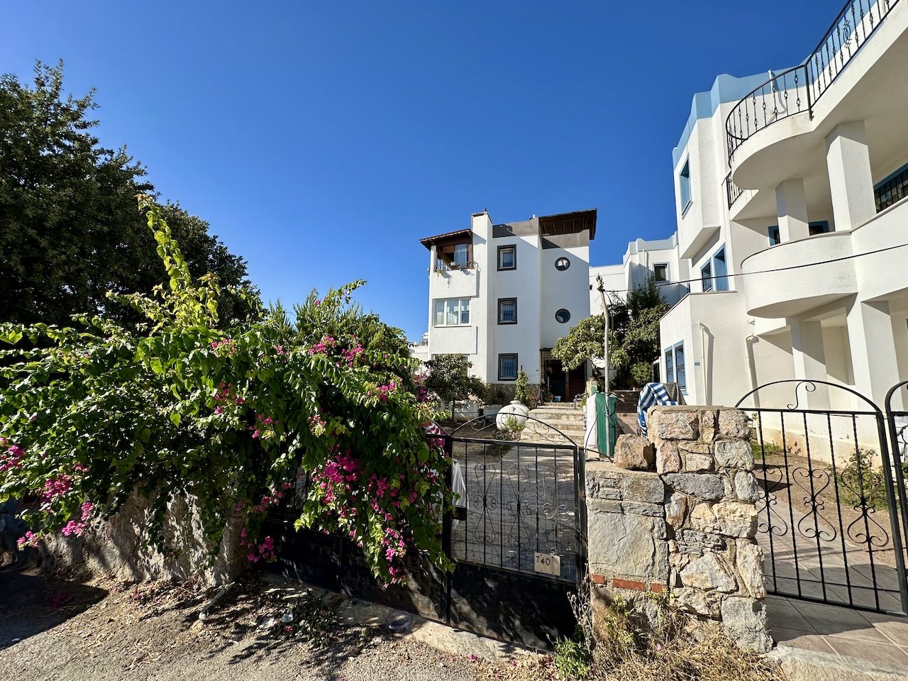 Bodrum Turgutreis'te Deniz Manzaralı Tertemiz 3+1 Daire