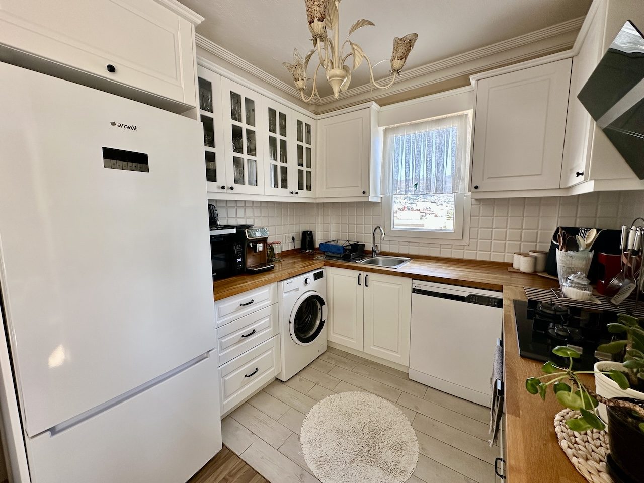 Bodrum Turgutreis'te Deniz Manzaralı Tertemiz 3+1 Daire