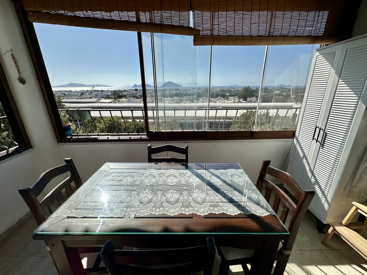 Bodrum Turgutreis'te Deniz Manzaralı Tertemiz 3+1 Daire