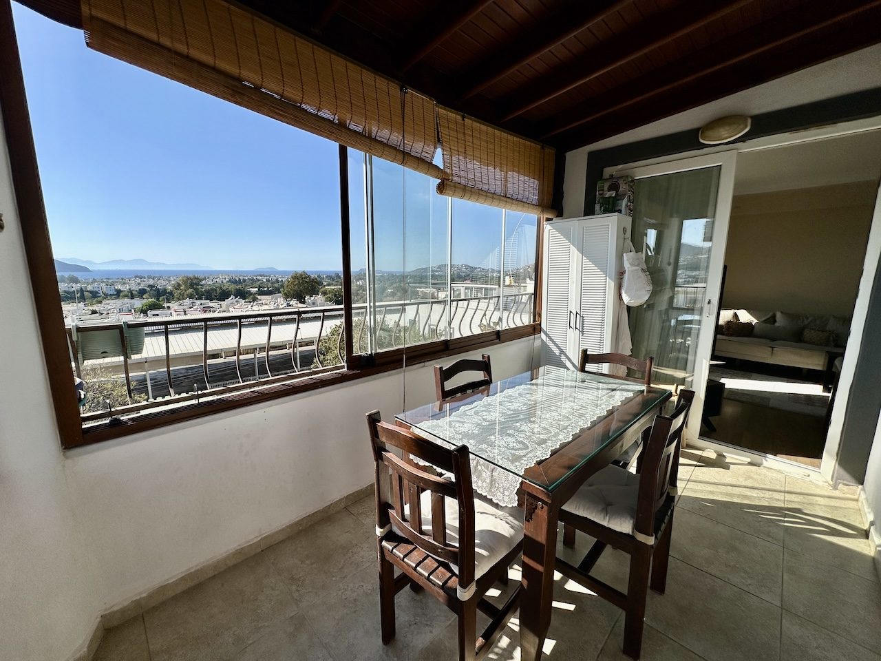 Bodrum Turgutreis'te Deniz Manzaralı Tertemiz 3+1 Daire