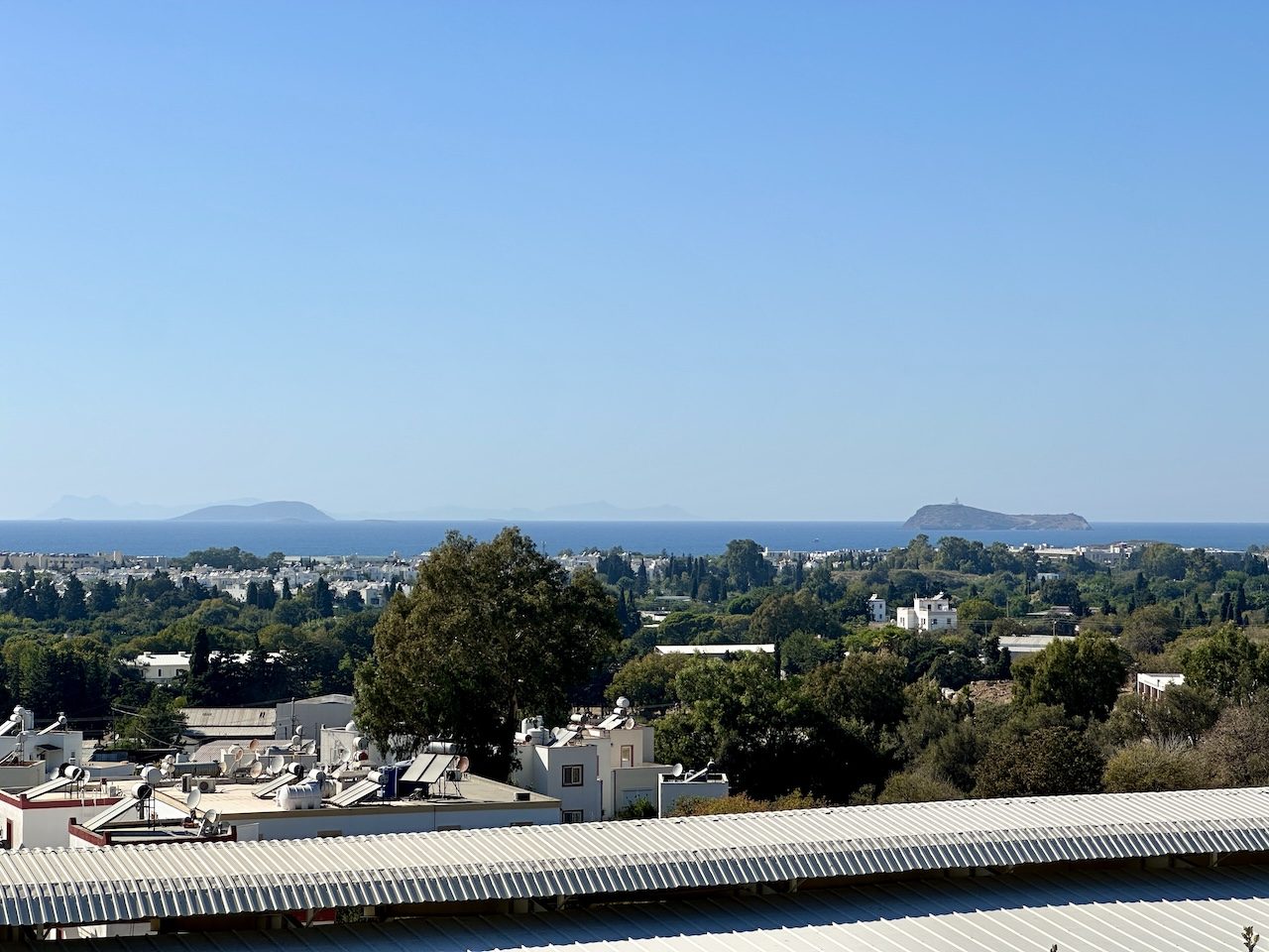 Bodrum Turgutreis'te Deniz Manzaralı Tertemiz 3+1 Daire