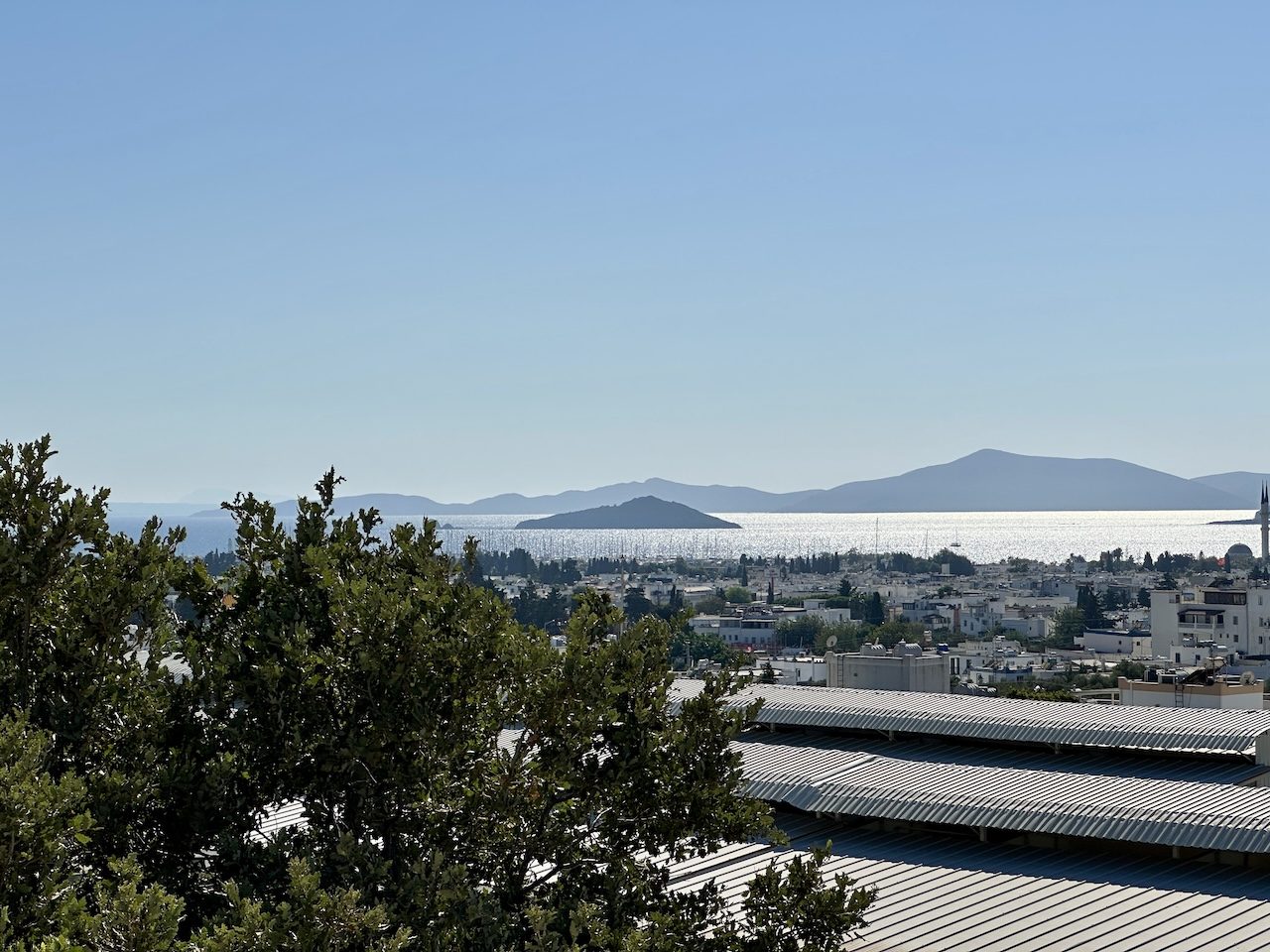 Bodrum Turgutreis'te Deniz Manzaralı Tertemiz 3+1 Daire