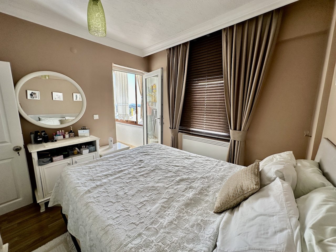 Bodrum Turgutreis'te Deniz Manzaralı Tertemiz 3+1 Daire