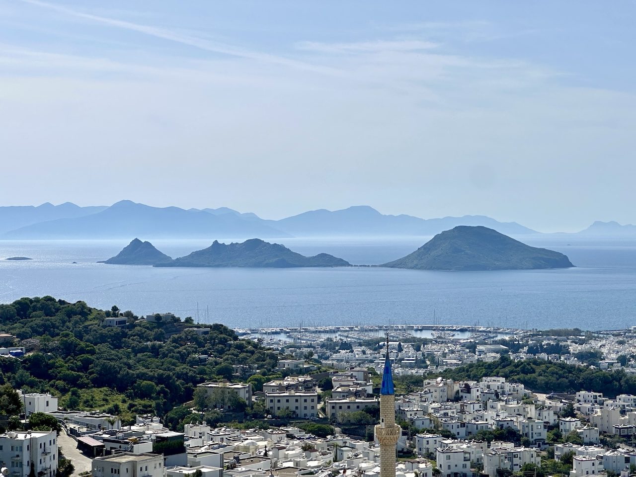 Bodrum Turgutreis'te Muhteşem Deniz Manzaralı Sıfır Lüks Daire