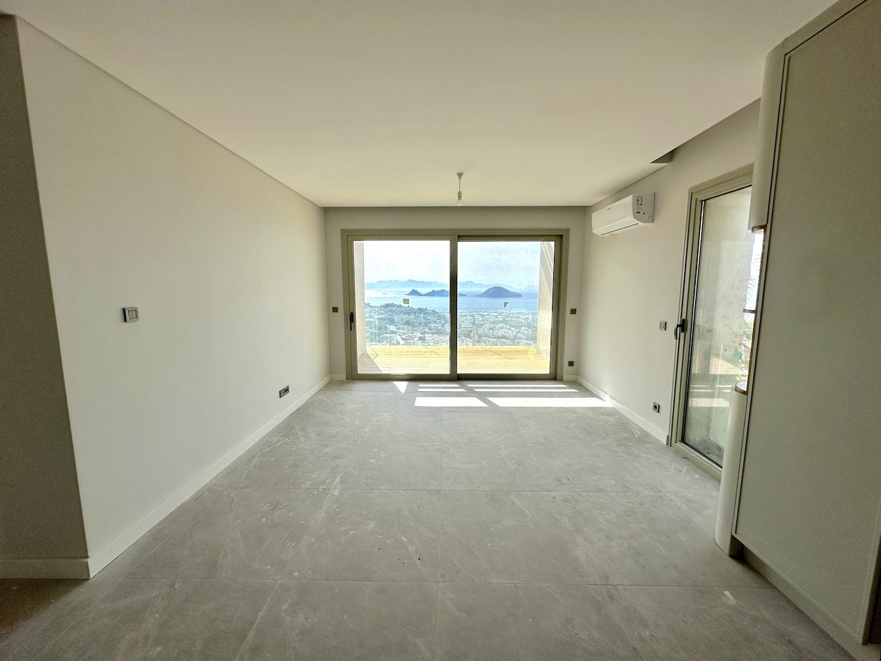 Bodrum Turgutreis'te Muhteşem Deniz Manzaralı Sıfır Lüks Daire