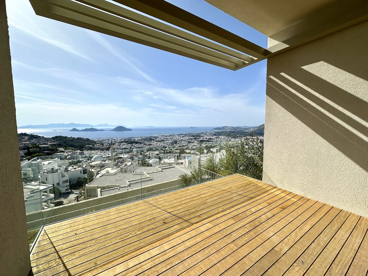 Bodrum Turgutreis'te Muhteşem Deniz Manzaralı Sıfır Lüks Daire