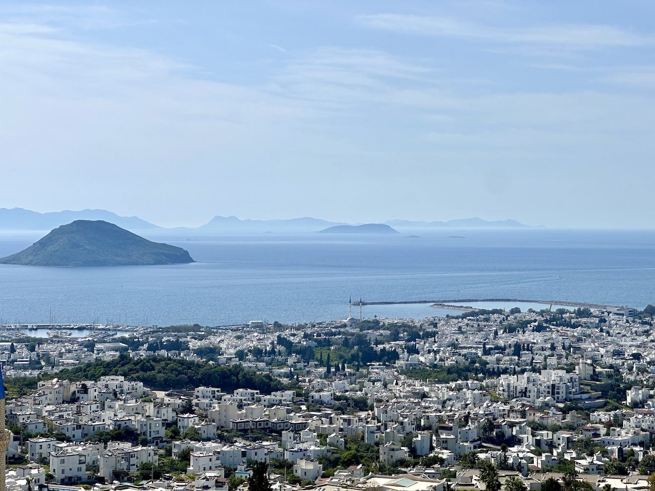 Bodrum Turgutreis'te Muhteşem Deniz Manzaralı Sıfır Lüks Daire