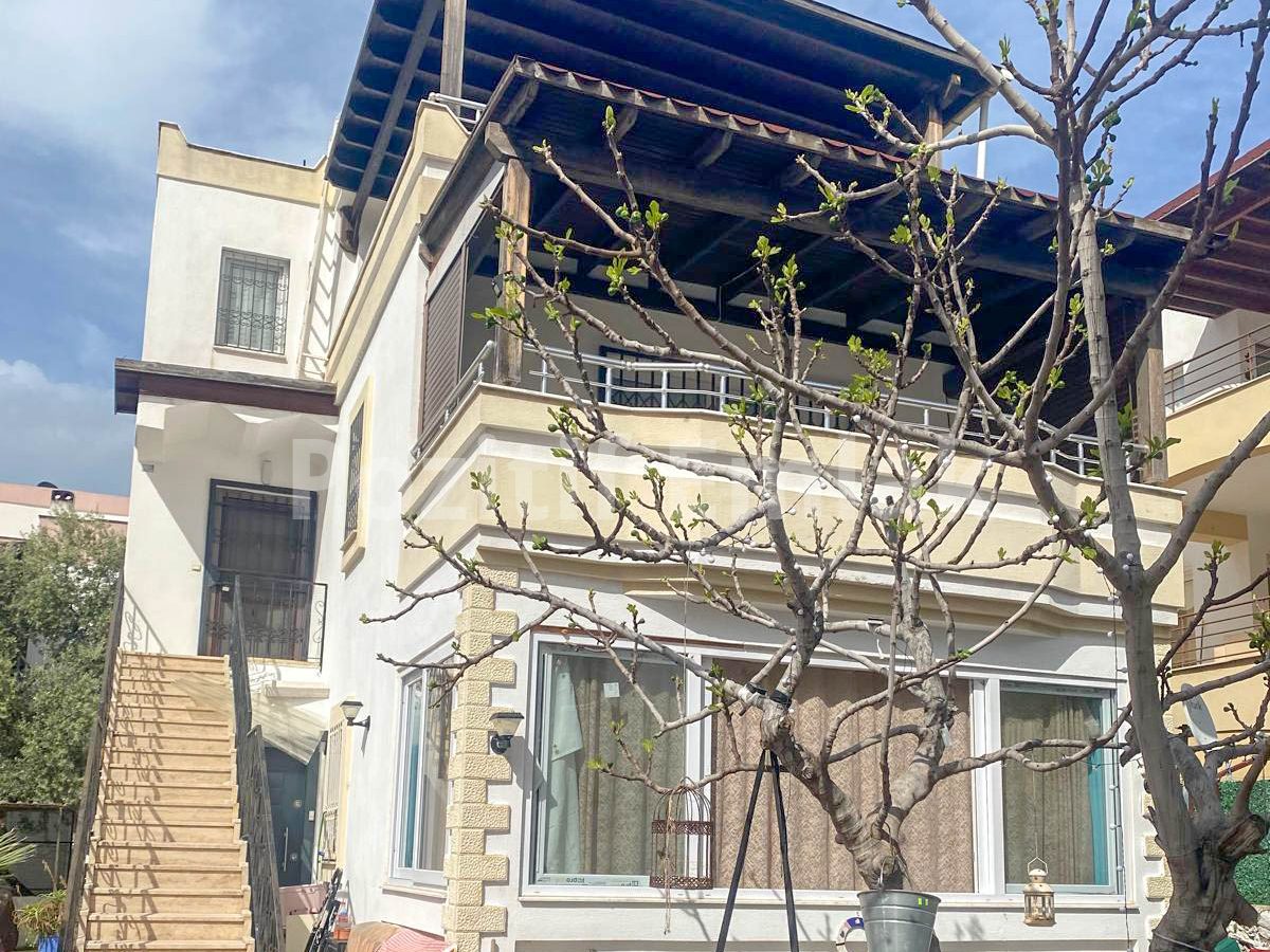 Turgutreis Merkezde Geniş Bahçeli Masrafsız 3+1 Daire