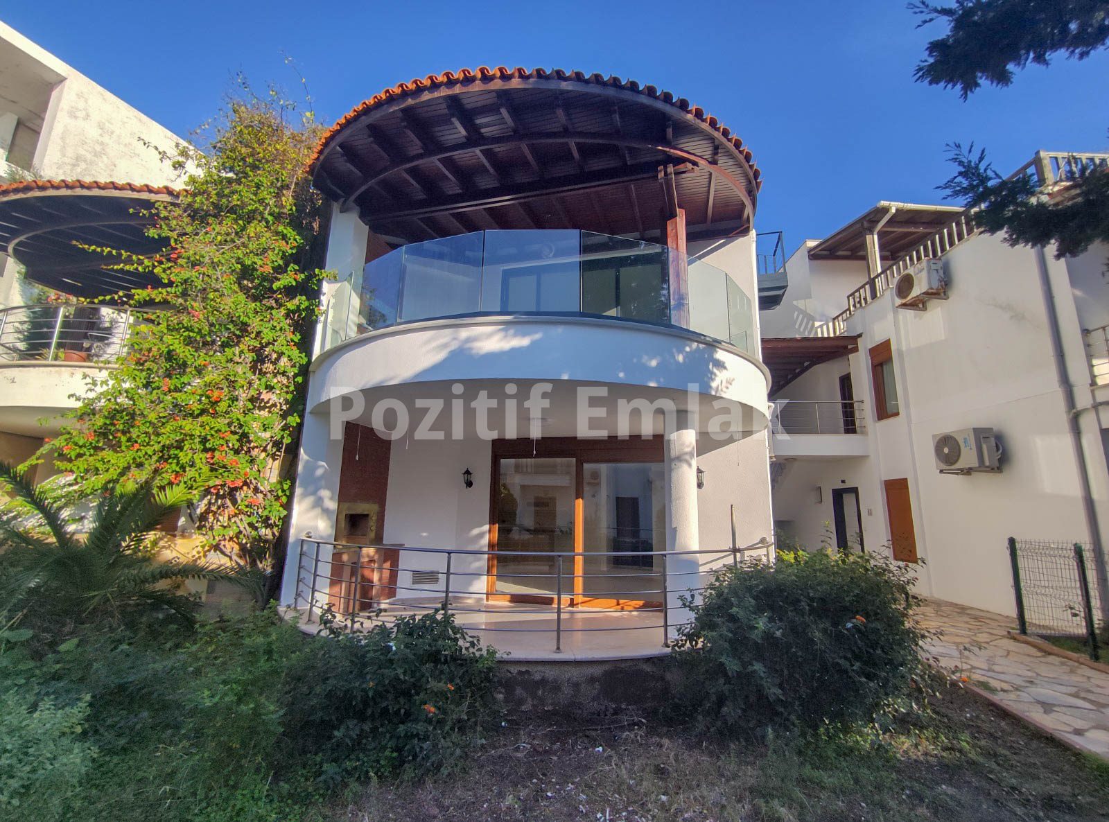 Turgutreis Bahçelievler'de Sahile Sıfır 2+1 Daire