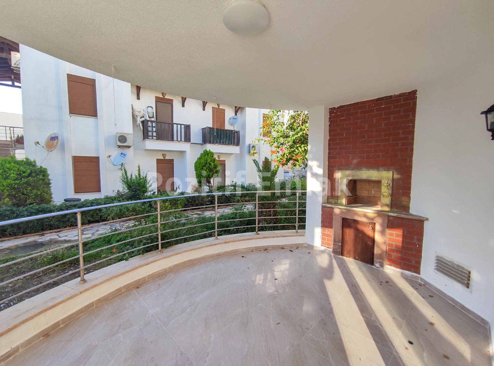 Turgutreis Bahçelievler'de Sahile Sıfır 2+1 Daire