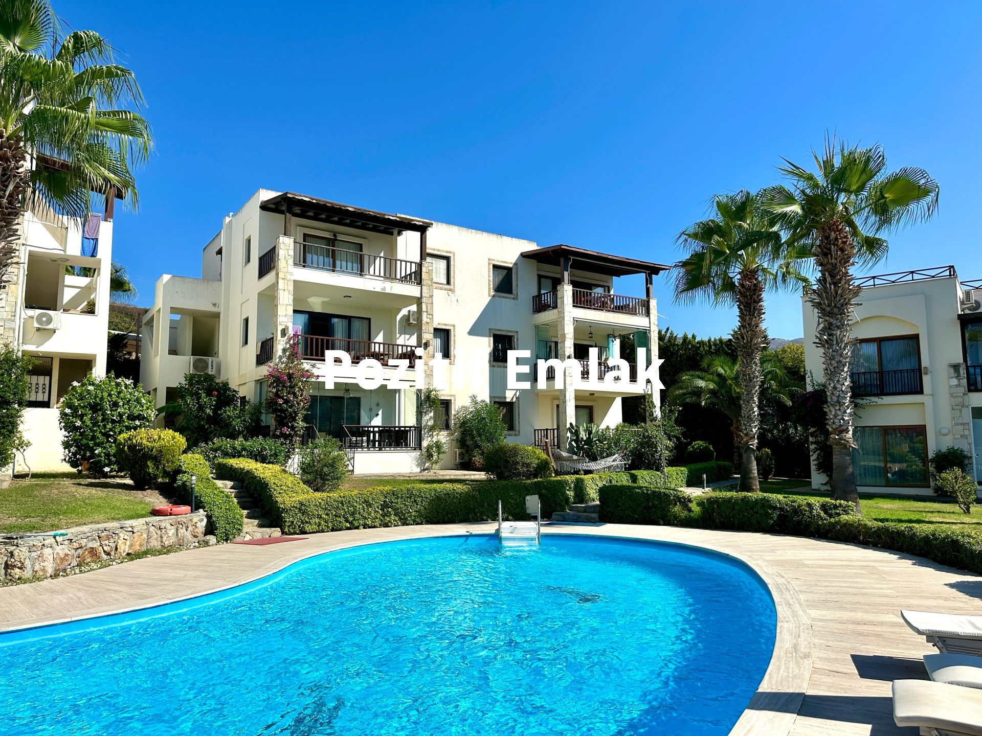 Bodrum Yalıkavak'ta Denize Çok Yakın Manzaralı Havuzlu 3+1 Daire