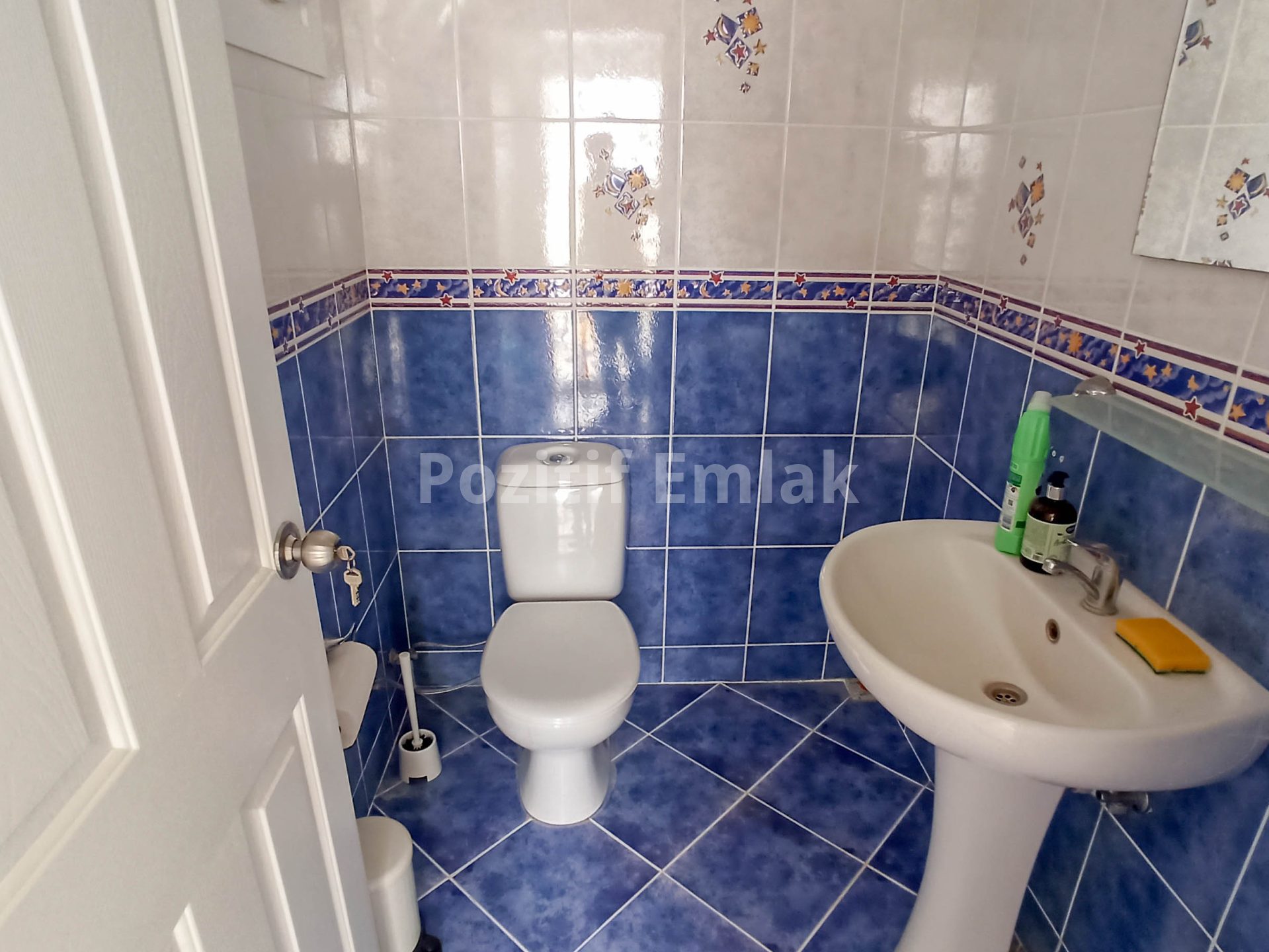 Akyarlar Nağme Sitesi'nde Geniş Bahçeli Manzaralı 3+1 Villa