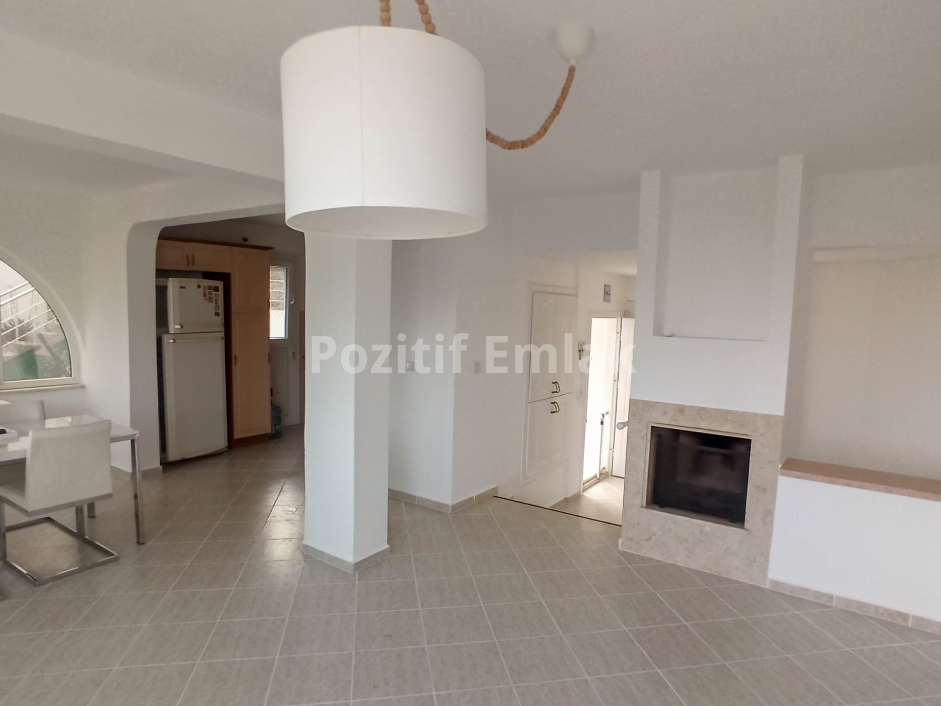 Akyarlar Nağme Sitesi'nde Geniş Bahçeli Manzaralı 3+1 Villa