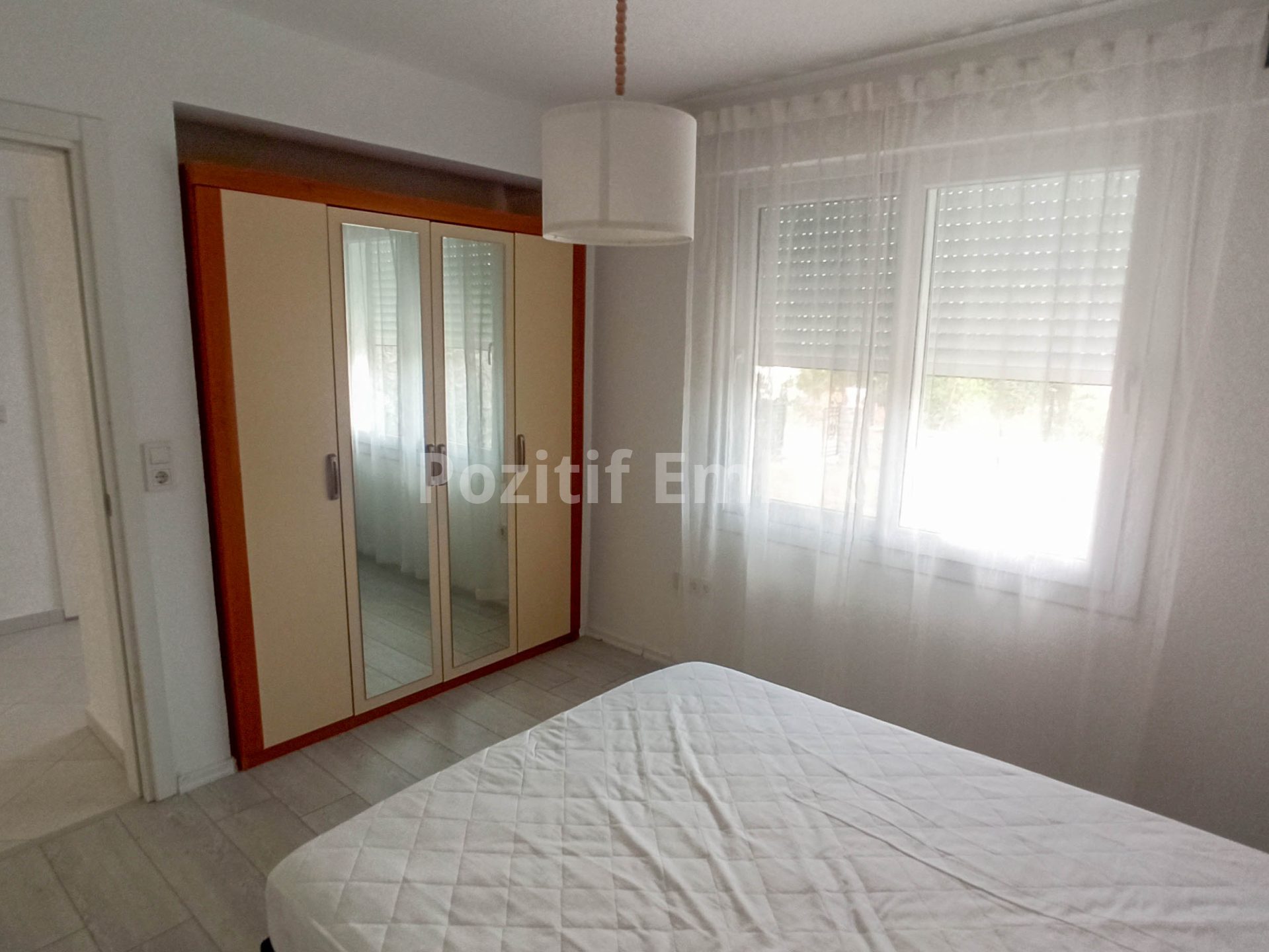 Akyarlar Nağme Sitesi'nde Geniş Bahçeli Manzaralı 3+1 Villa