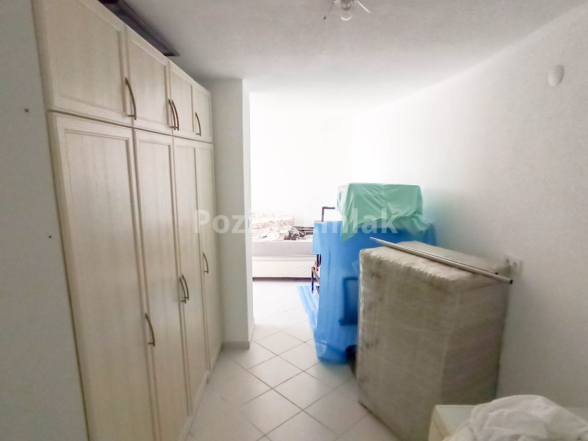 Akyarlar Nağme Sitesi'nde Geniş Bahçeli Manzaralı 3+1 Villa