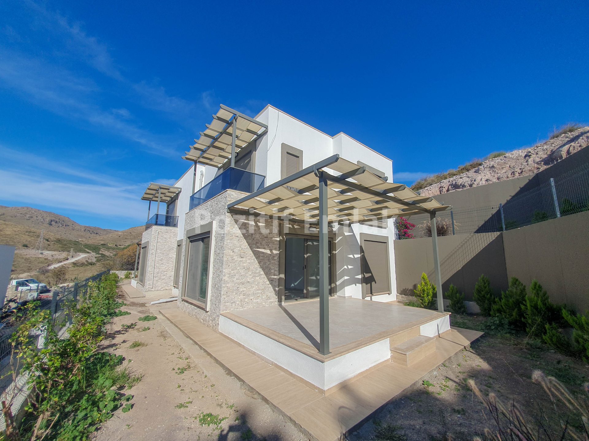 Bodrum Akyarlar'da Müstakil Bahçeli 3+1 Sıfır Villa