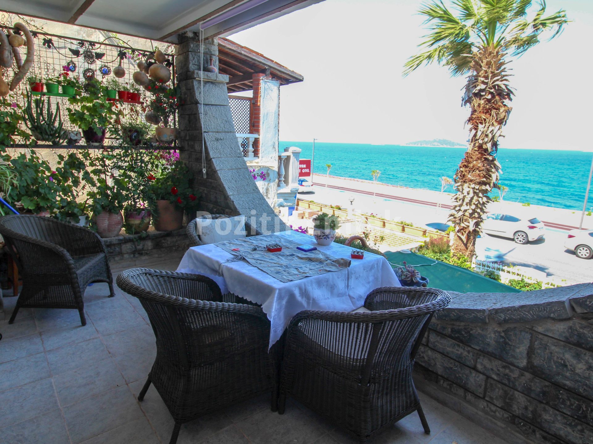 Turgutreis Yalı'da Denize Sıfır 2+1 Daire