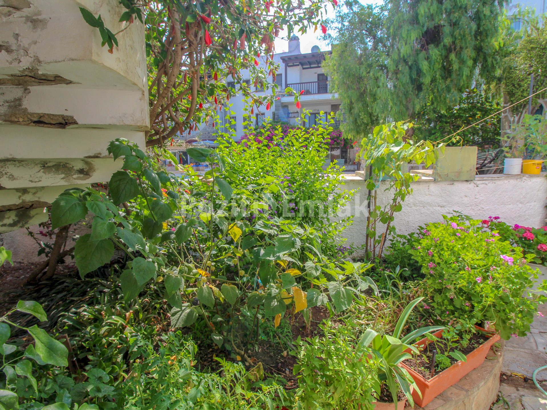 Turgutreis Yalı'da Denize Sıfır 2+1 Daire