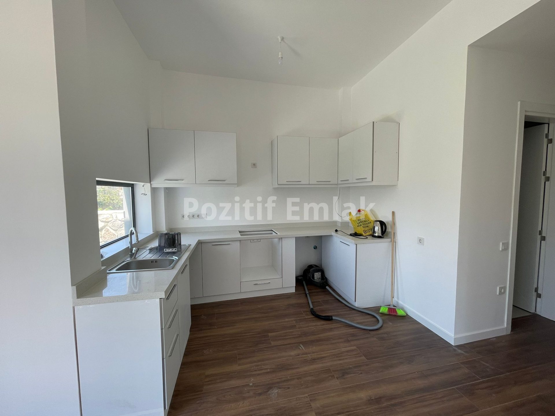 Turgutreis Merkezde Tek Katlı Müstakil Ev