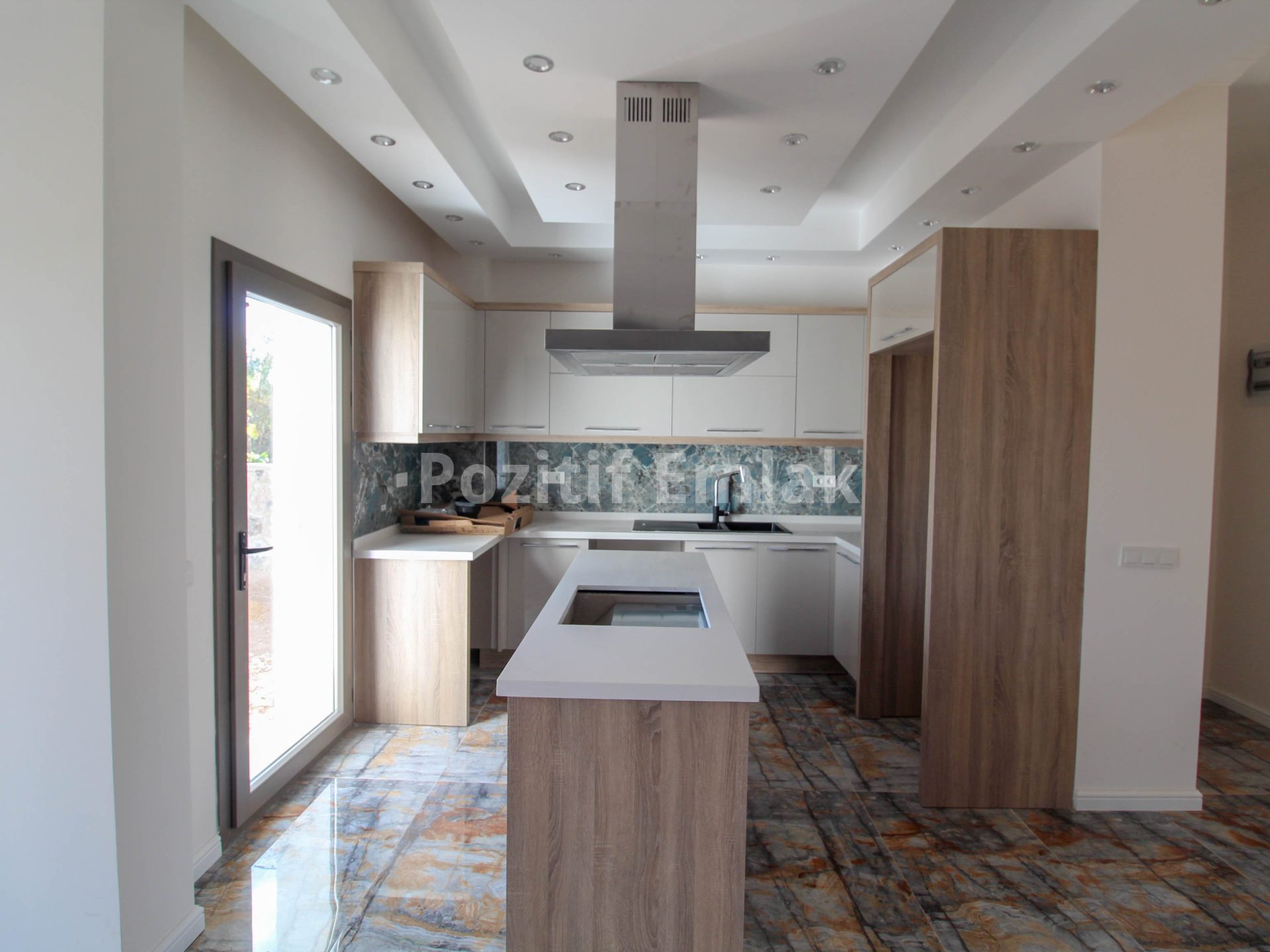 Bodrum Akyarlar'da Tek Katlı Denize Yakın Villa