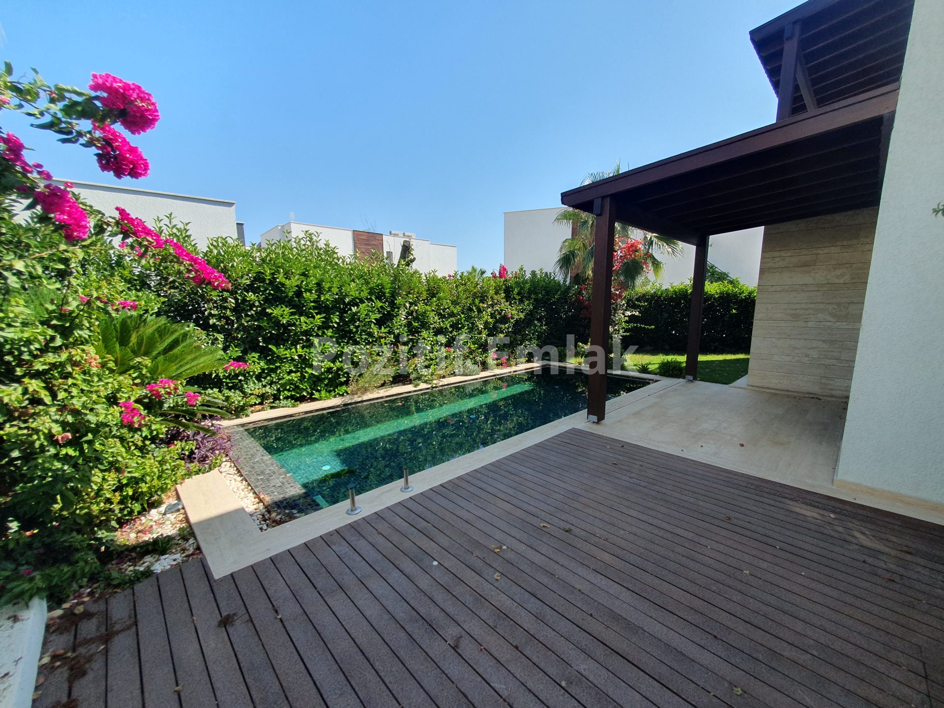 Bodrum Gümüşlük Merkezde Sıfır Dubleks Havuzlu Villalar