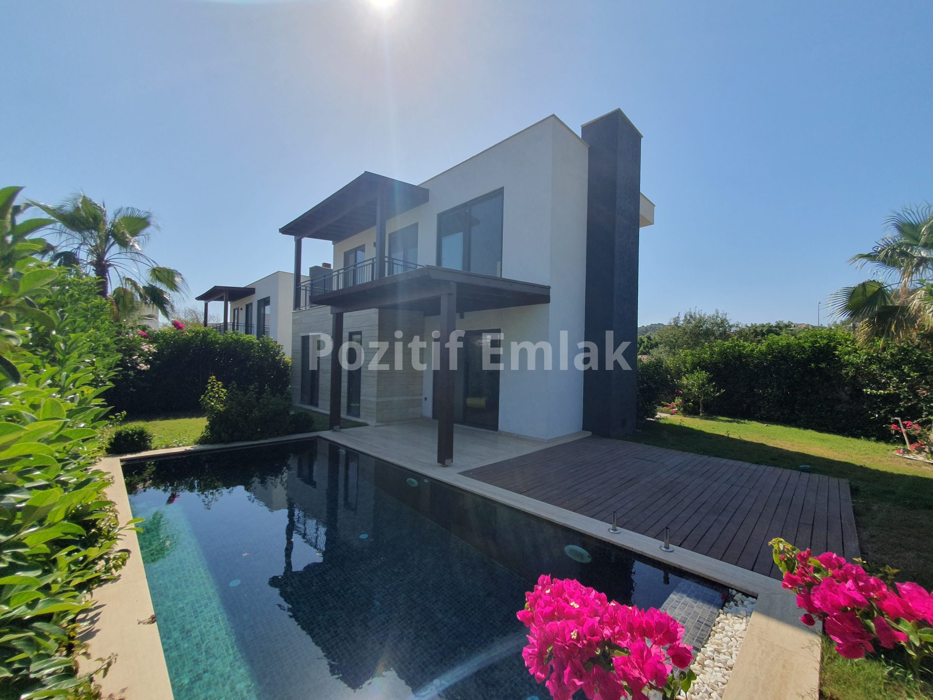 Bodrum Gümüşlük Merkezde Sıfır Dubleks Havuzlu Villalar