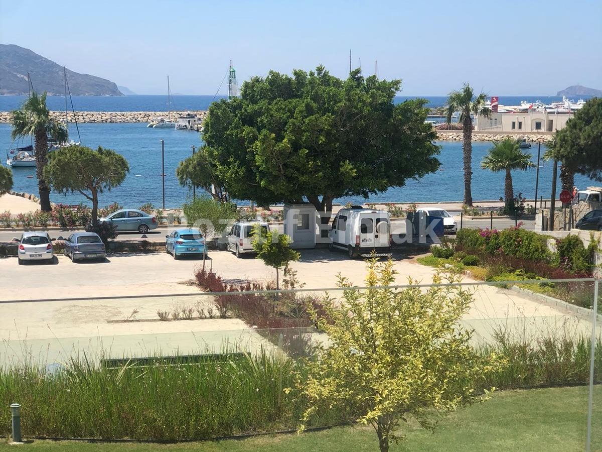 Turgutreis Yalı'da Deniz Manzaralı Lüks Rezidans