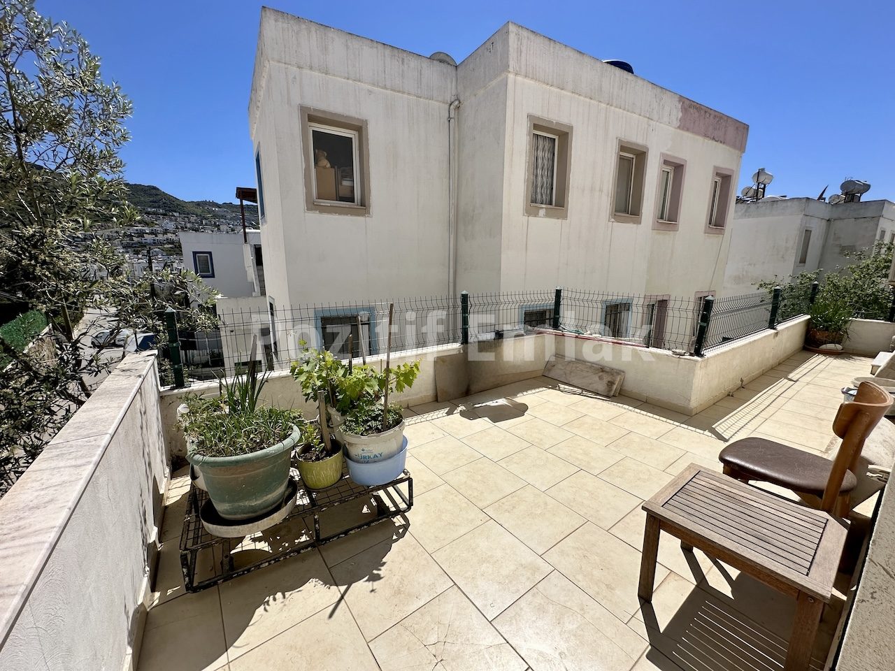 Turgutreis Akçaalan'da Tam Merkezi Konumda 2+1 Daire