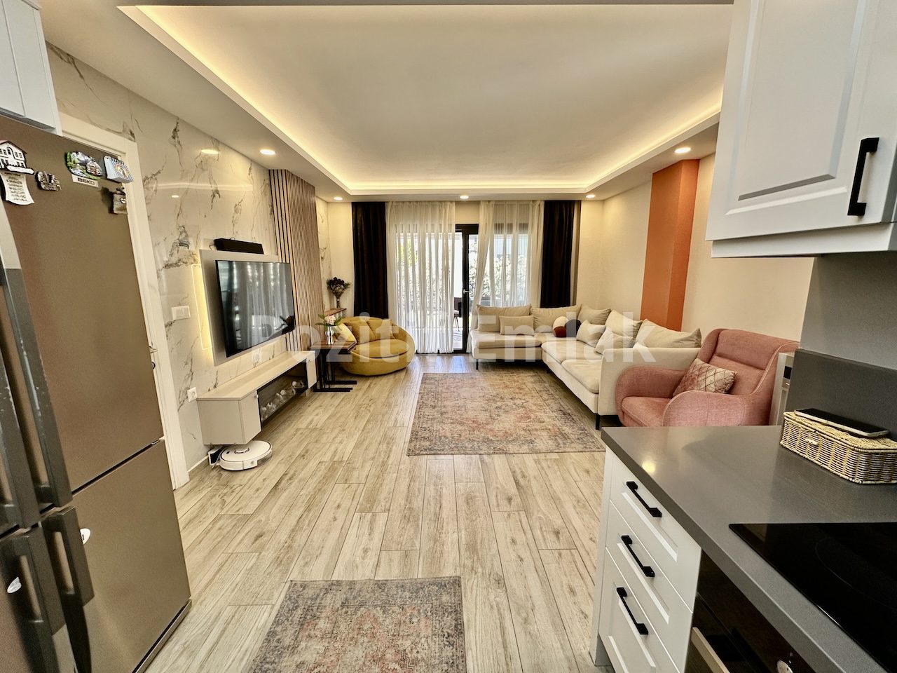 Bodrum Turgutreis'te Geniş Bahçeli Otoparklı Çok Şık Villa