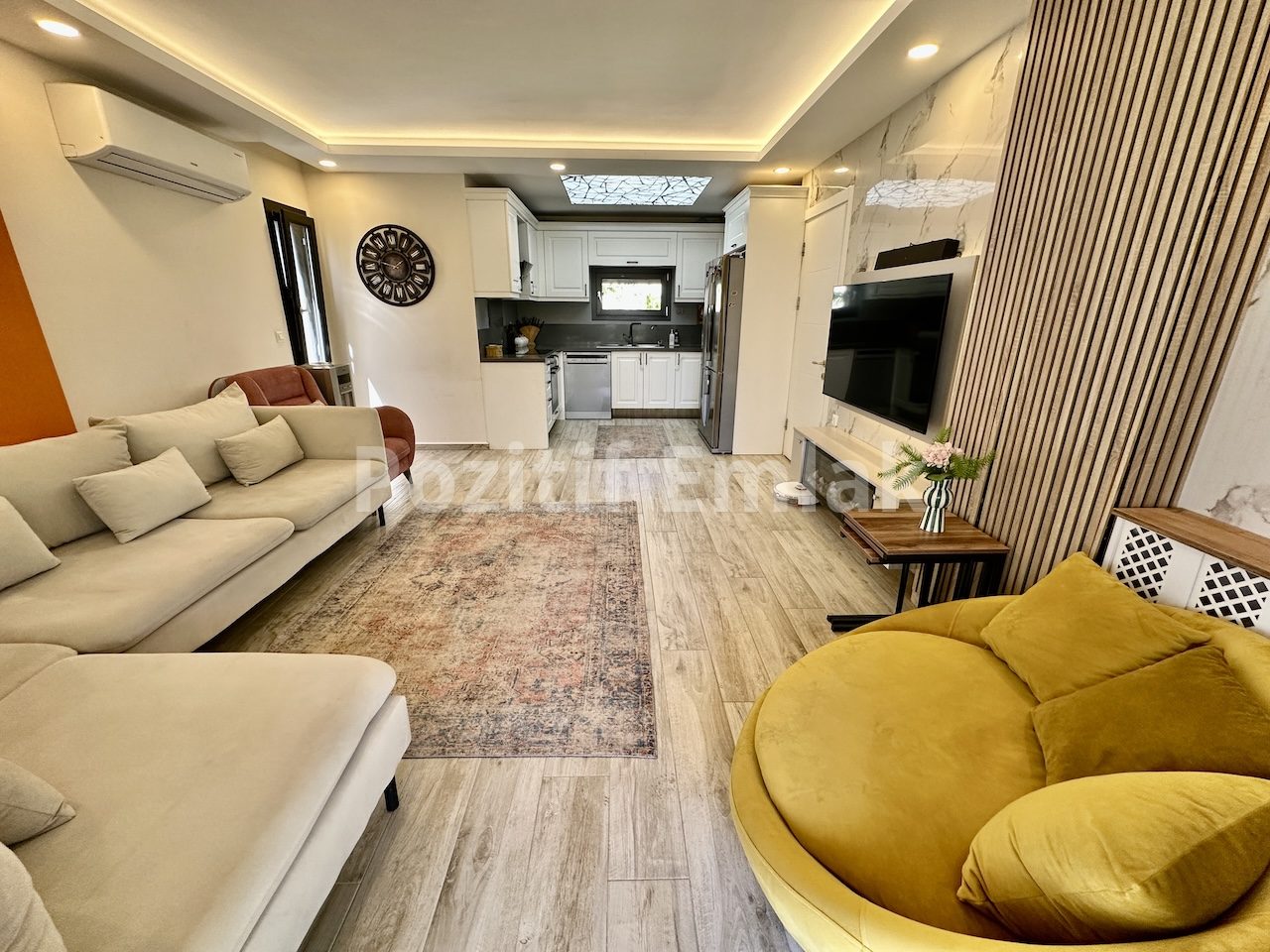 Bodrum Turgutreis'te Geniş Bahçeli Otoparklı Çok Şık Villa