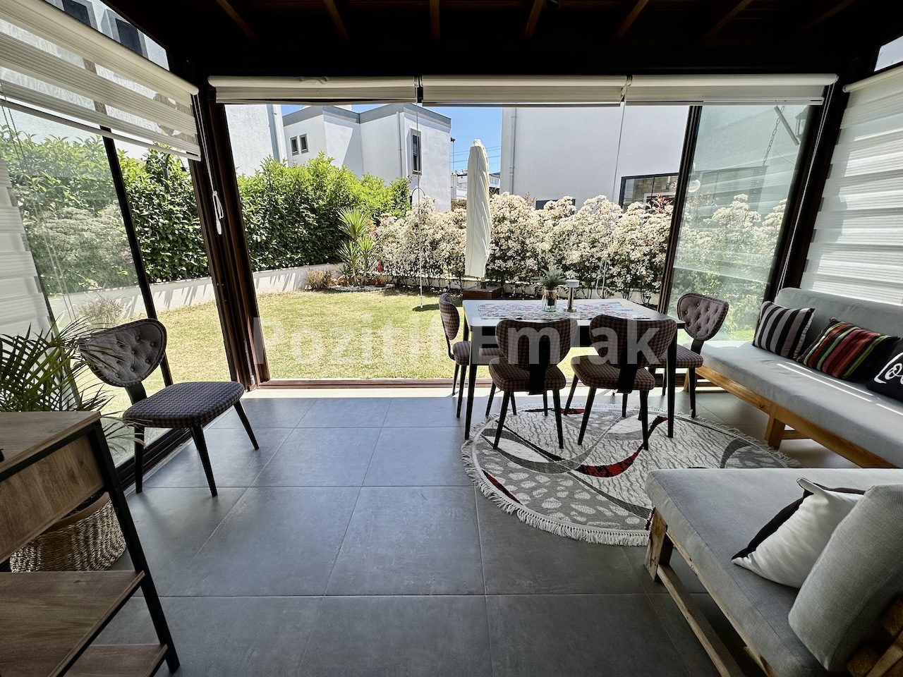 Bodrum Turgutreis'te Geniş Bahçeli Otoparklı Çok Şık Villa