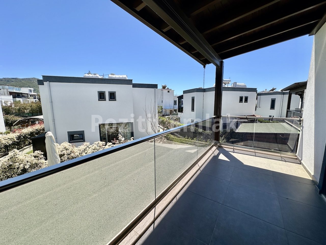 Bodrum Turgutreis'te Geniş Bahçeli Otoparklı Çok Şık Villa