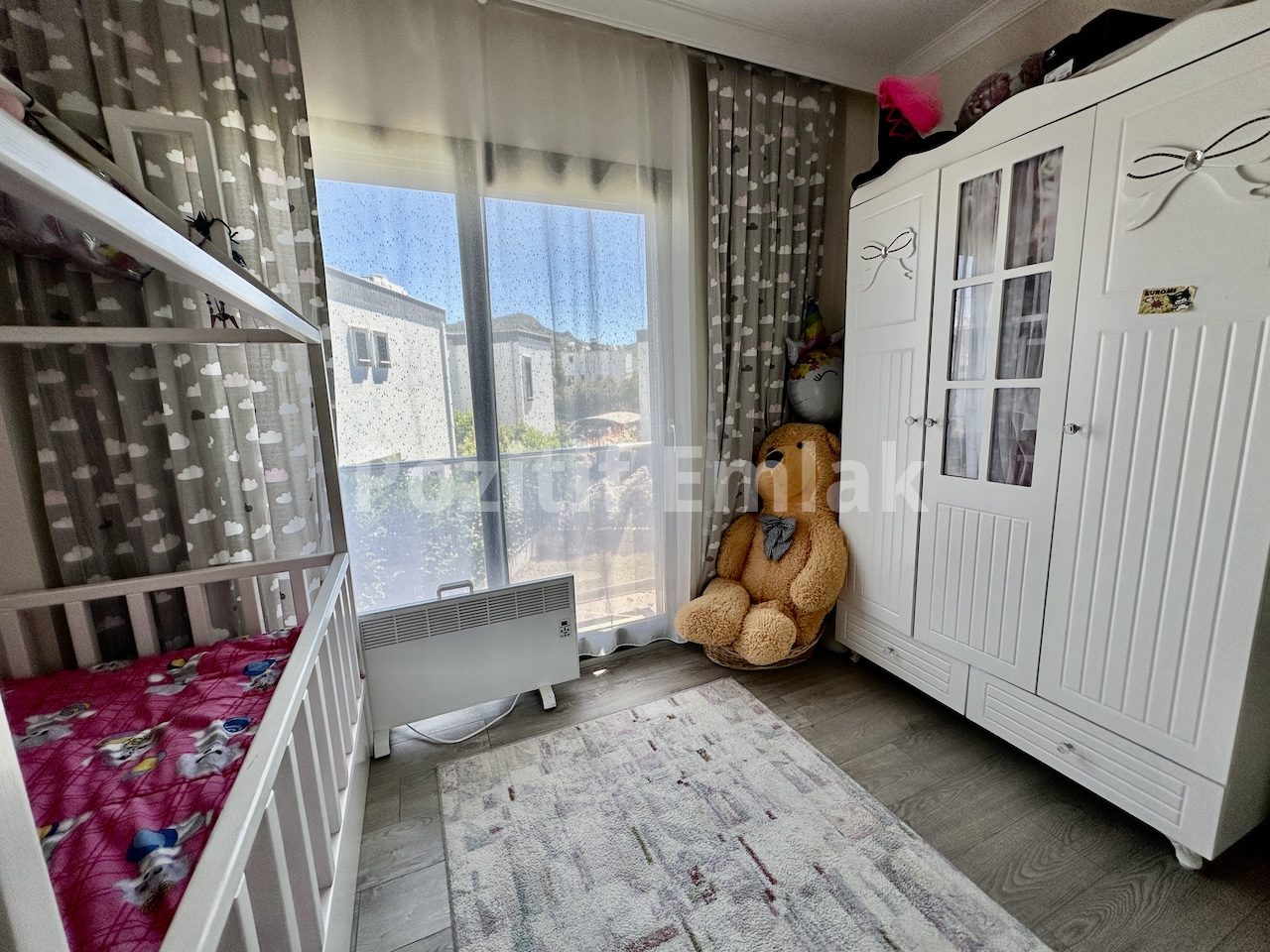 Bodrum Turgutreis'te Geniş Bahçeli Otoparklı Çok Şık Villa