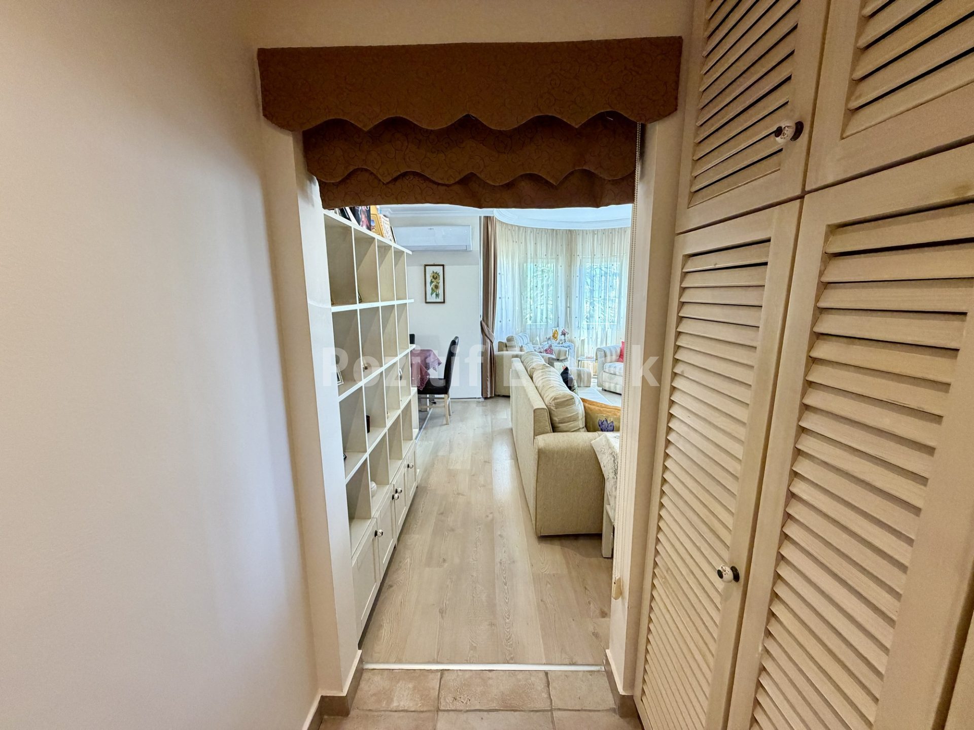 Turgutreis Merkezde Çok Geniş Ara Kat 3+1 Daire