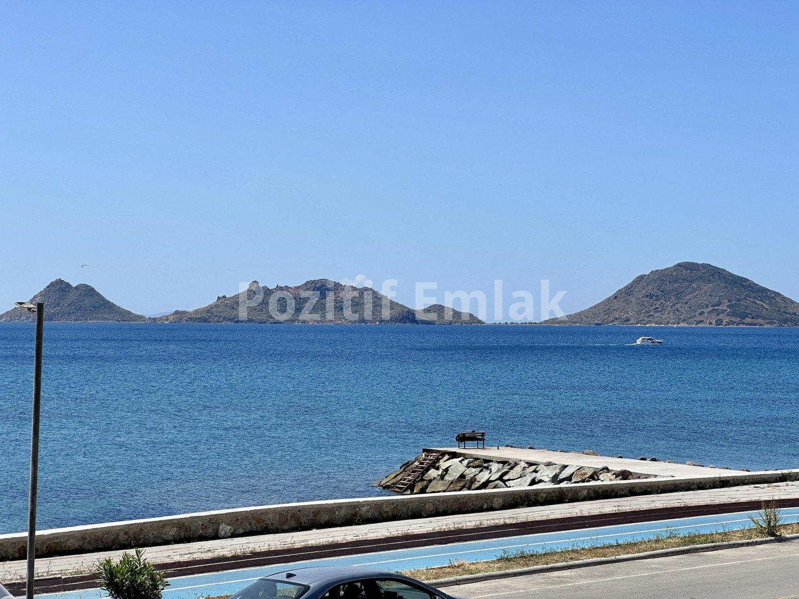 Bodrum Turgutreis'te Denize Sıfır, Ada Manzaralı Havuzlu Ev