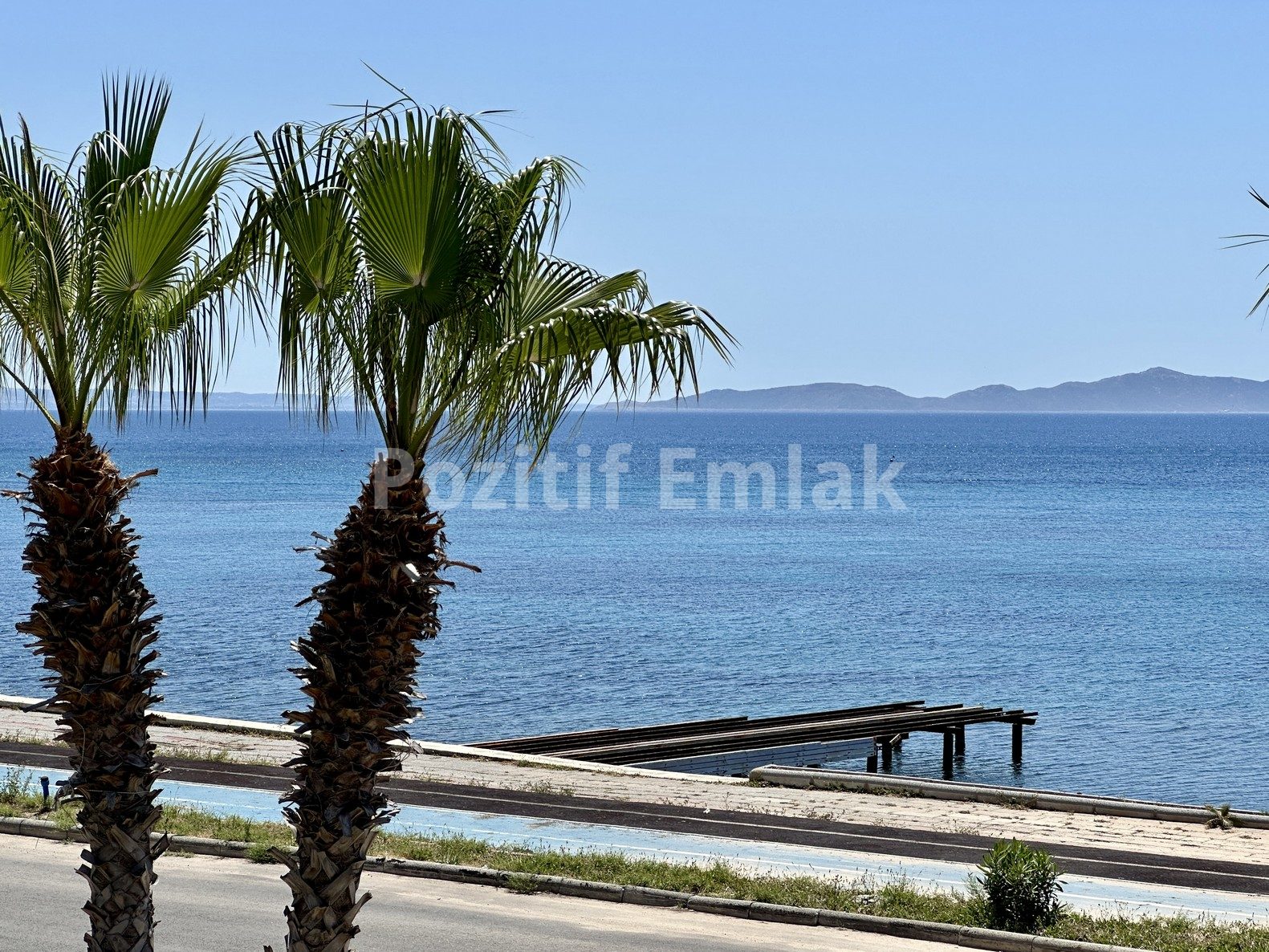 Bodrum Turgutreis'te Denize Sıfır, Ada Manzaralı Havuzlu Ev