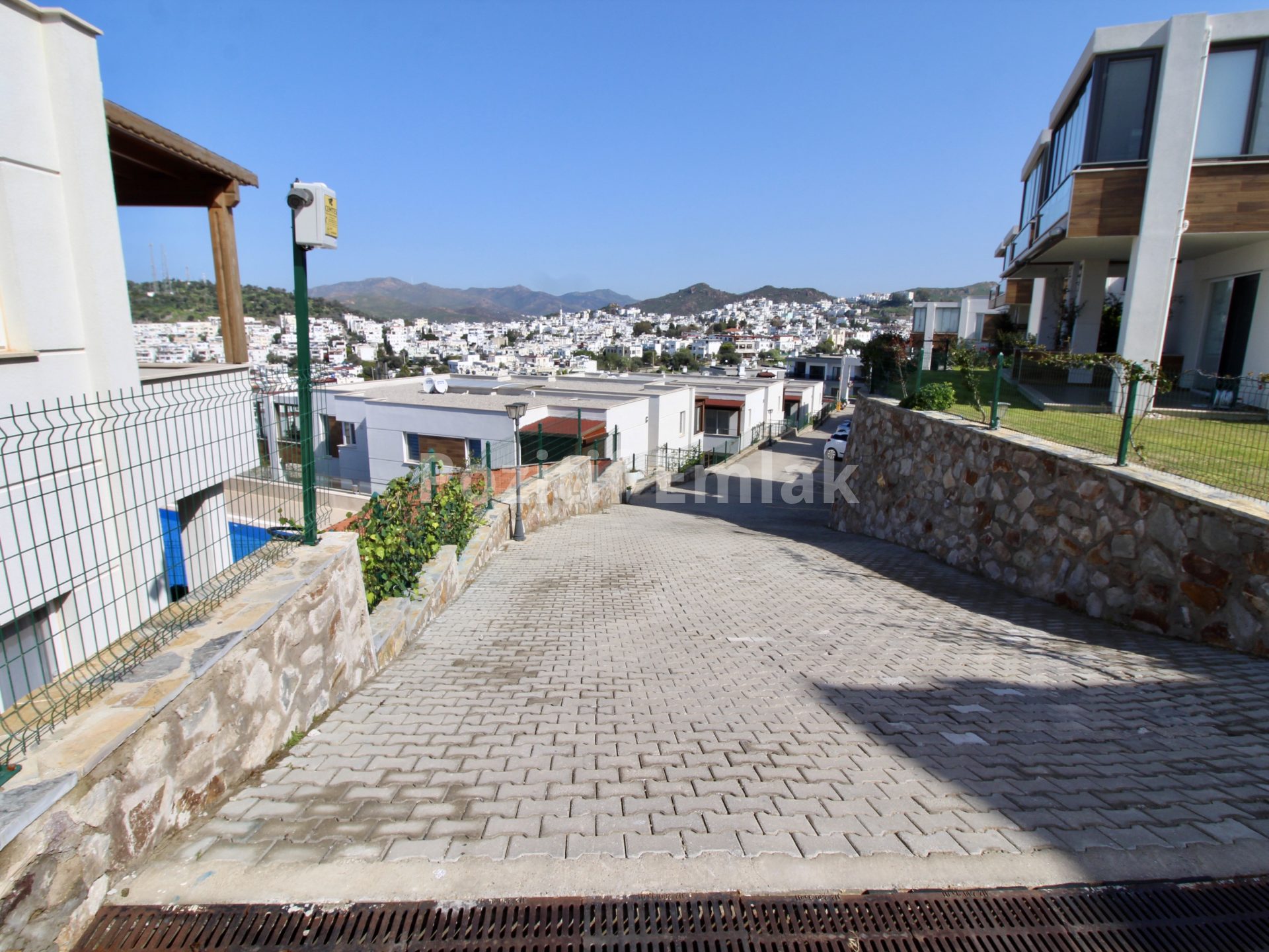 Turgutreis Karabağ'da Elit Site içinde Deniz Manzaralı 3+1