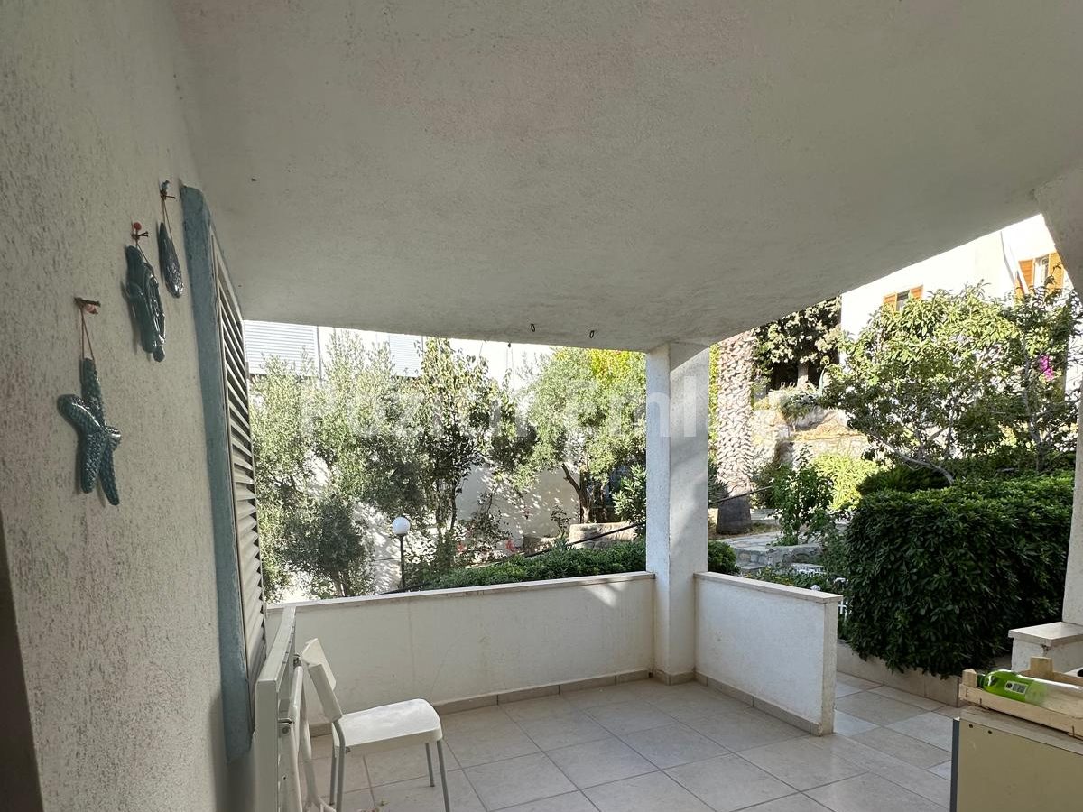 Bodrum Akyarlar'da Satılık Site içi Sahile Yakın 3+1 Bahçe Katı
