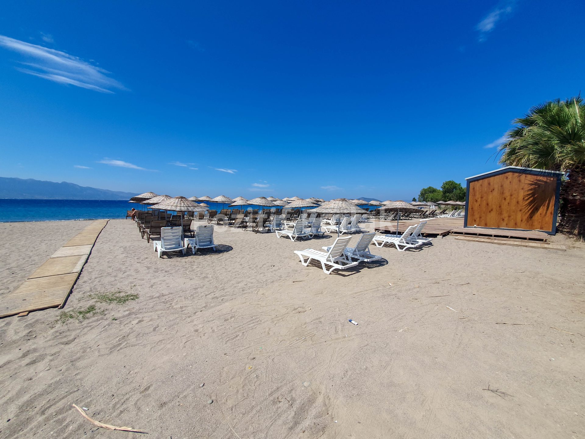 Bodrum Akyarlar'da Satılık Site içi Sahile Yakın 3+1 Bahçe Katı