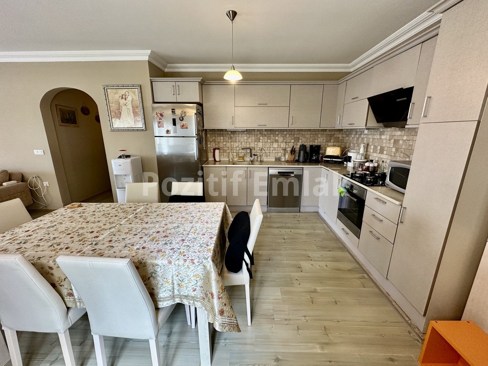Turgutreis Merkezde Satılık 3+1 Bahçe Katı Geniş Daire