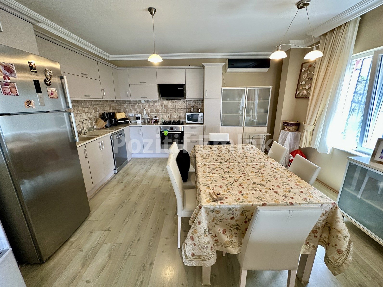 Turgutreis Merkezde Satılık 3+1 Bahçe Katı Geniş Daire