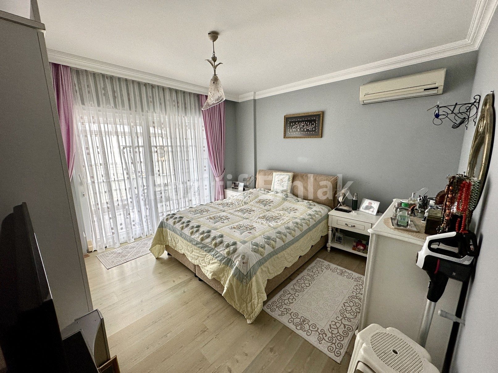 Turgutreis Merkezde Satılık 3+1 Bahçe Katı Geniş Daire