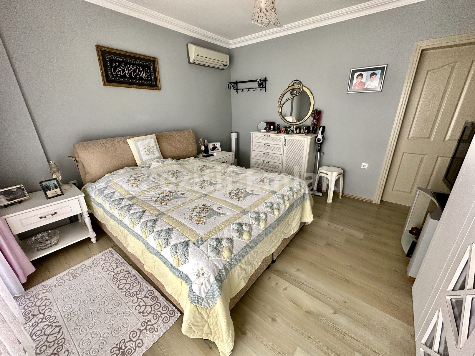 Turgutreis Merkezde Satılık 3+1 Bahçe Katı Geniş Daire