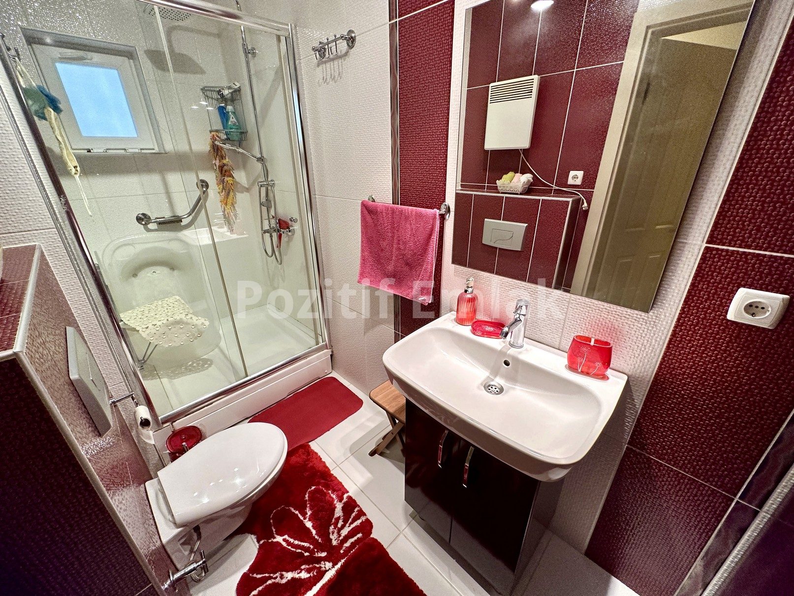 Turgutreis Merkezde Satılık 3+1 Bahçe Katı Geniş Daire